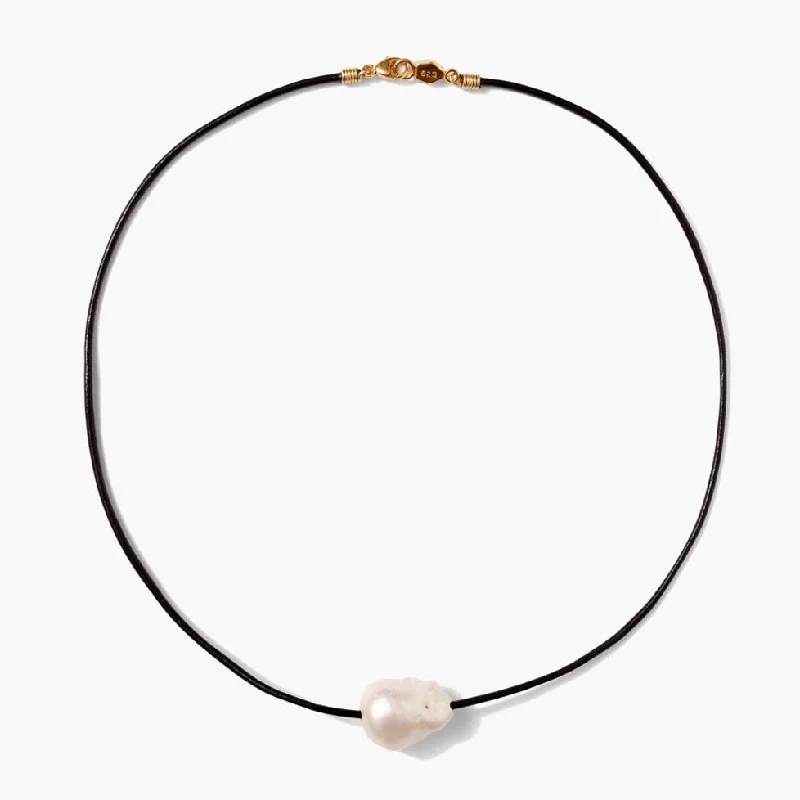 Gibbous moon necklaces-Isla Pearl Necklace - Black