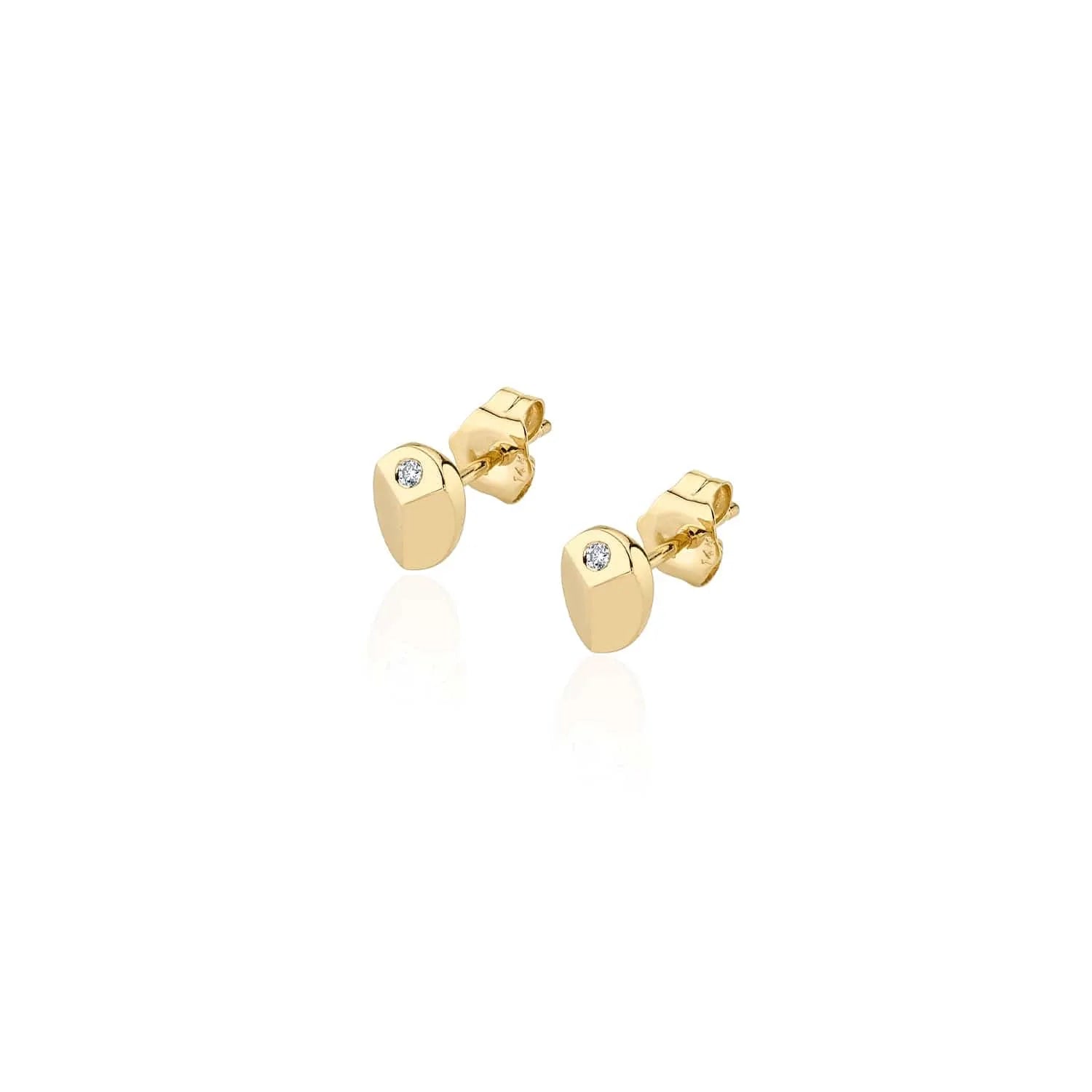 Simple stud earrings-Carve Stud with Diamonds