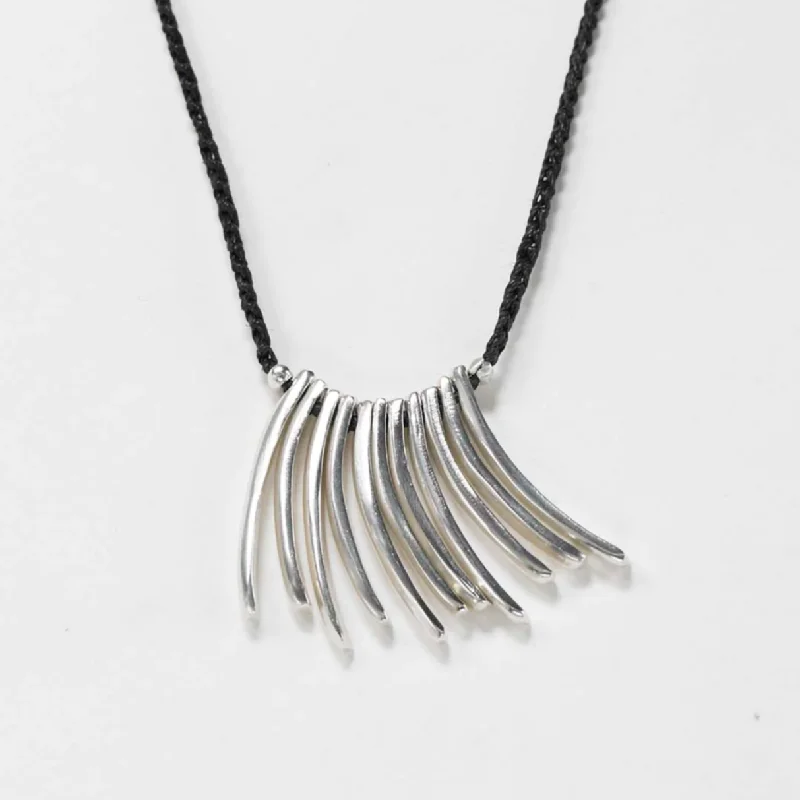 Drape-style necklaces-Sassafras Necklace