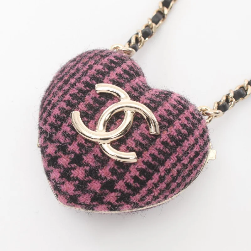 Frost glass necklaces-Chanel   pink  Plating Leather Pendant Necklace (Pre-Owned)