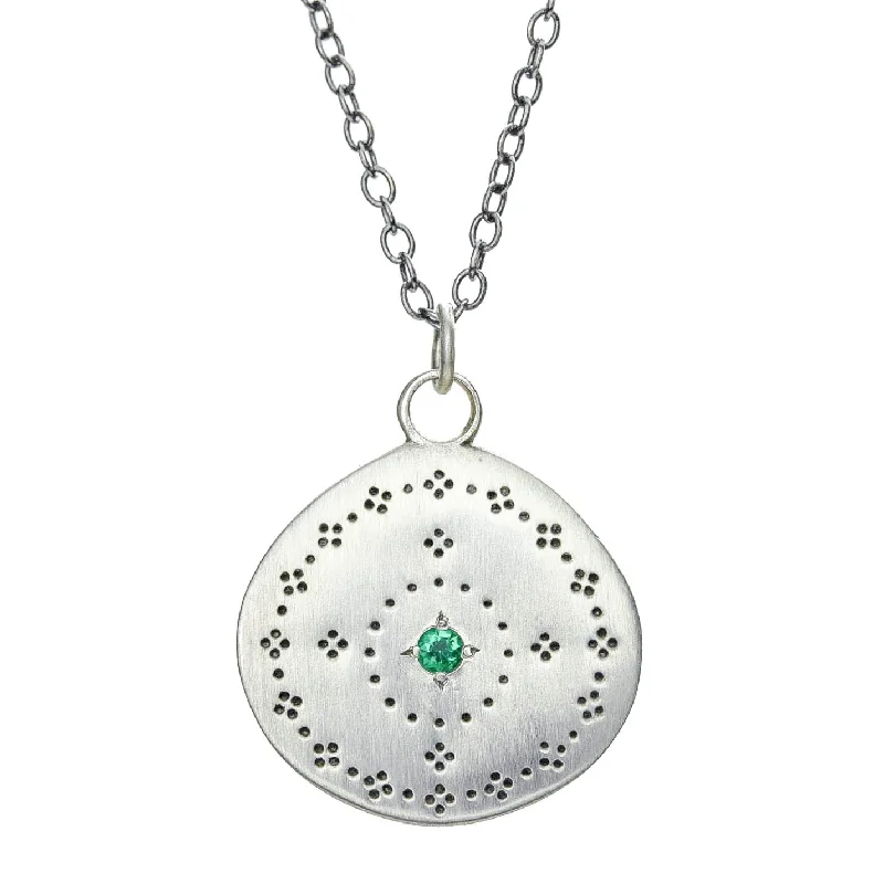 Regal diamond necklaces-Emerald Nostalgia Necklace