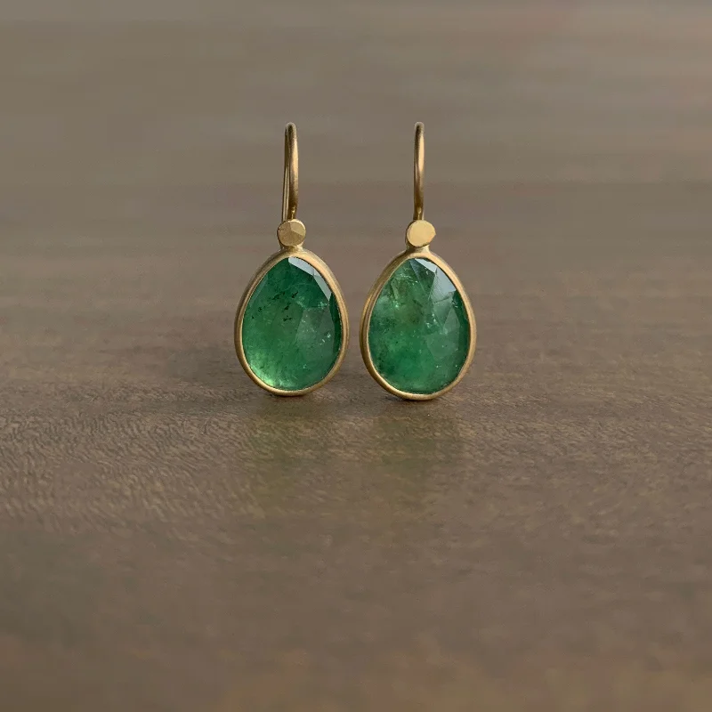 Rich tier earrings-Emerald Rose Cut Drop Earrings