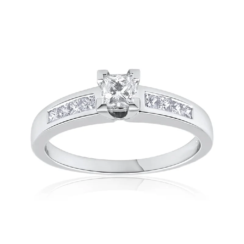 Small pearl rings-18ct White Gold Ring WIth 0.55 Carats Of Diamonds